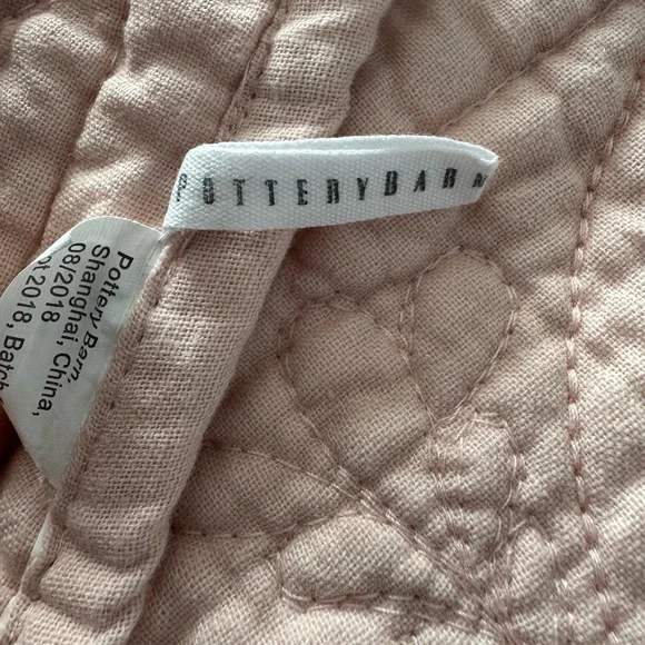 Pottery Barn Light Pink Queen Quilt With Matching Shams - Picture 3 of 10